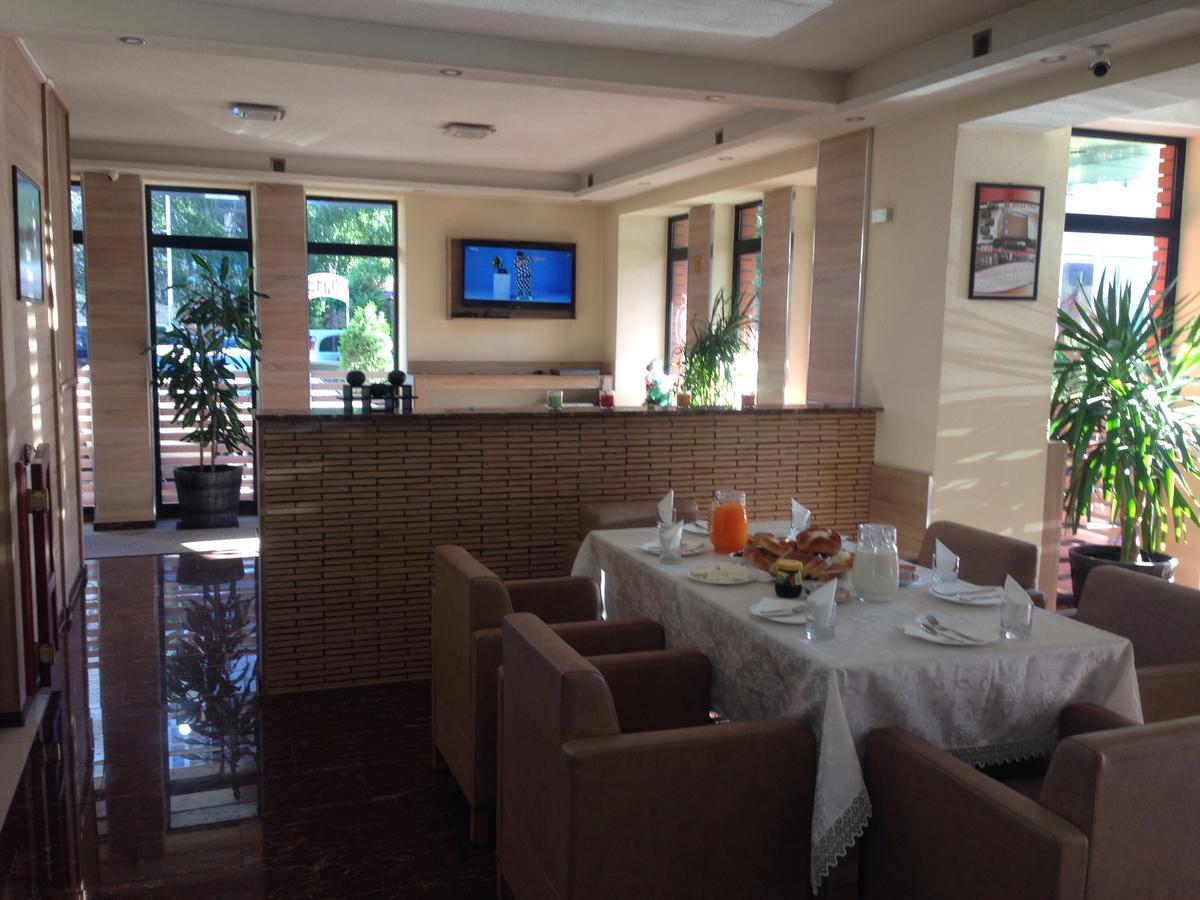 Hotel Millenium2 พริเซรน ภายนอก รูปภาพ